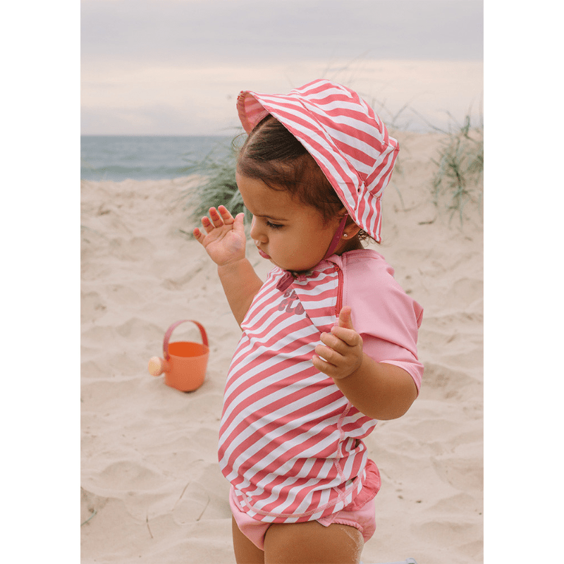 Chapéu Infantil Reversível UV30 Stripes Bloom & Blush, Monnëka - O Gato das Fraldas