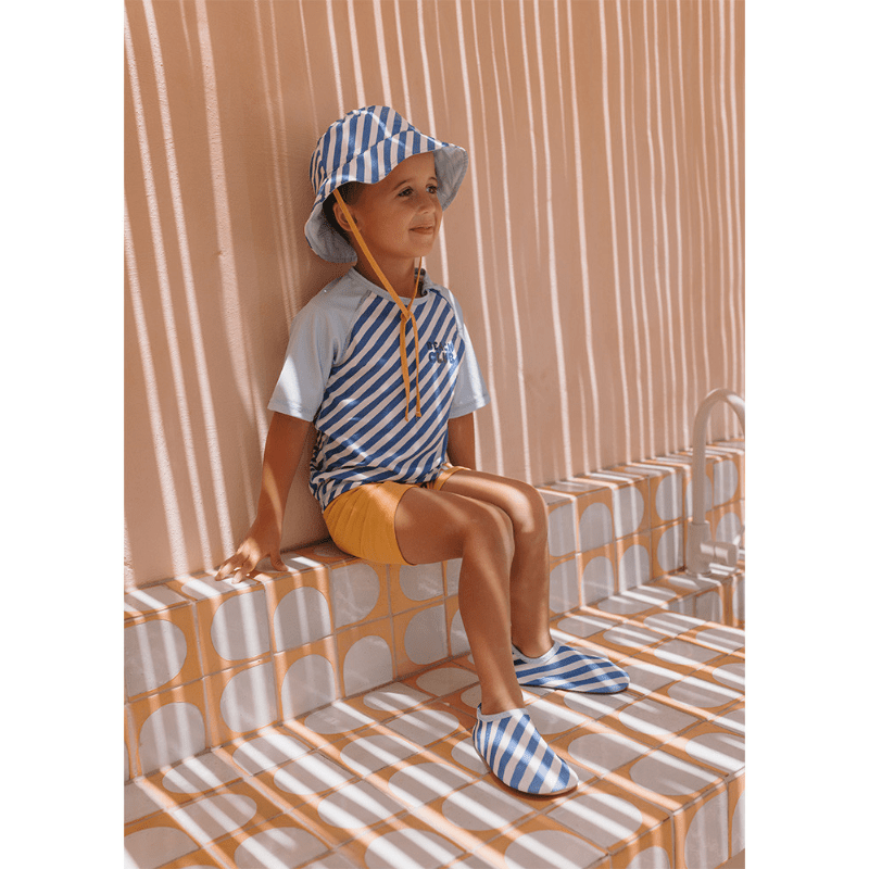 Chapéu Infantil Reversível UV30 Stripes Blues & Beyond, Monnëka - O Gato das Fraldas
