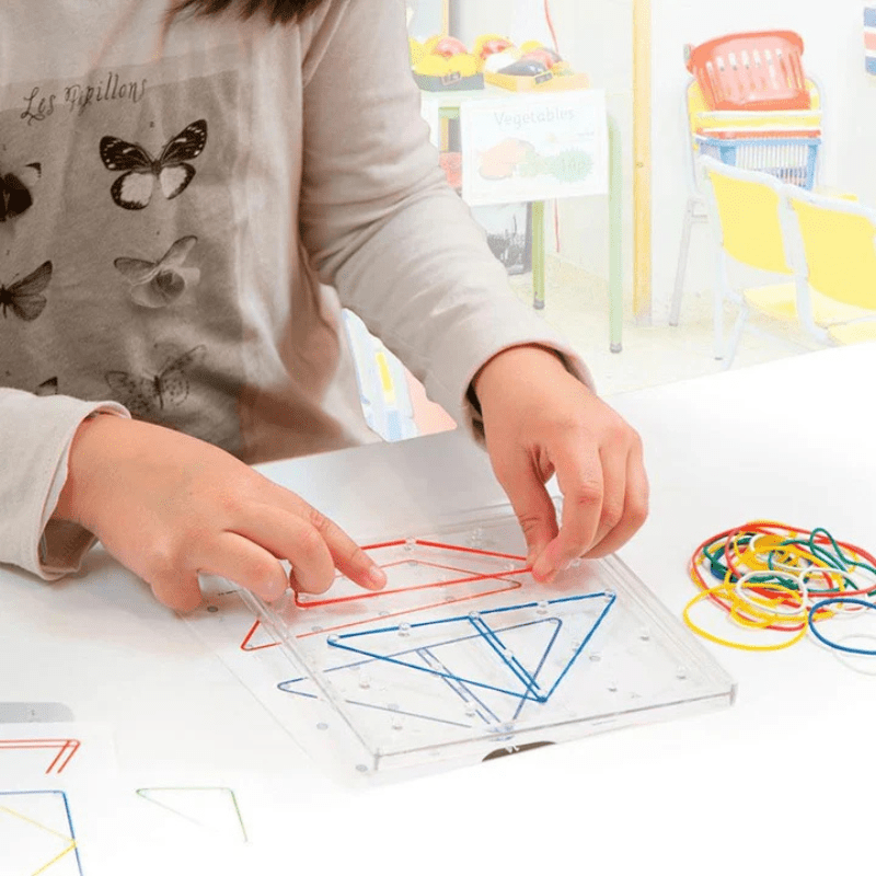 Geoplano Transparente Quadrado 15x15 cm – Miniland - O Gato das Fraldas