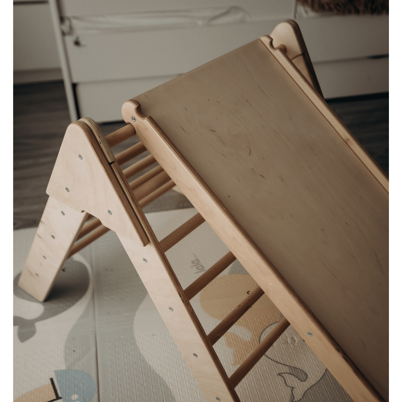 Triângulo Pikler com Rampa Deslizante – Luna Toys - O Gato das Fraldas