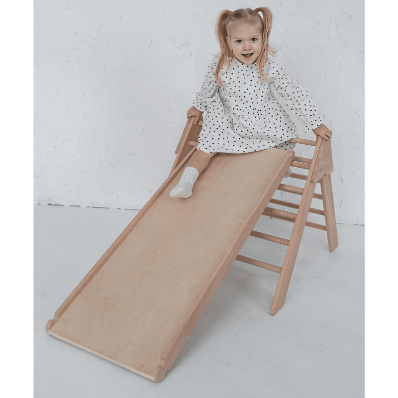 Triângulo Pikler com Rampa Deslizante – Luna Toys - O Gato das Fraldas